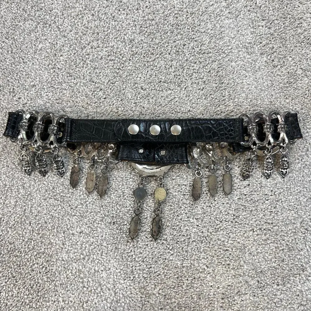 Vintage Women's Black & Silver Tone Medallion Hanging Charm Western Belt (XS/S)